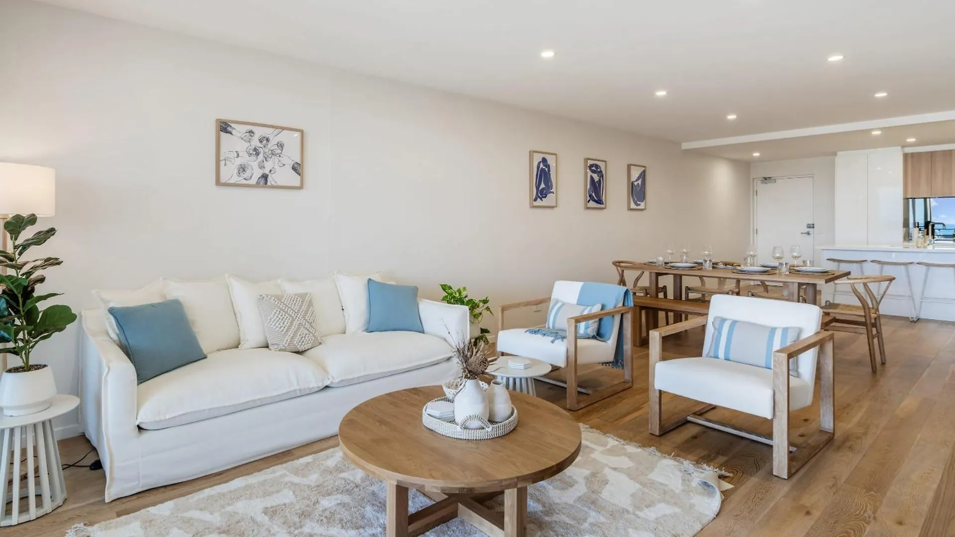 Azure Oceanside Apartment At Kings Beach Caloundra 0*,